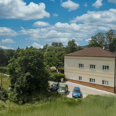 Mlynsky Ostrov Apartment 2 Zdice 外观 照片