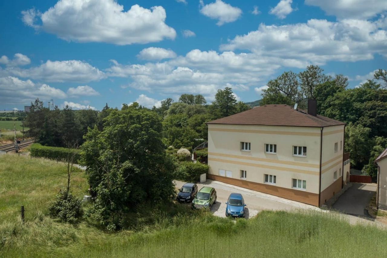 Mlynsky Ostrov Apartment 2 Zdice 外观 照片